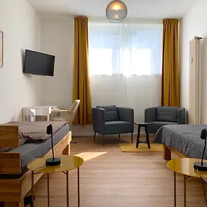 Alles Komplett - 2 Schlafzimmer, Grosse Kueche, Bad Duitsland