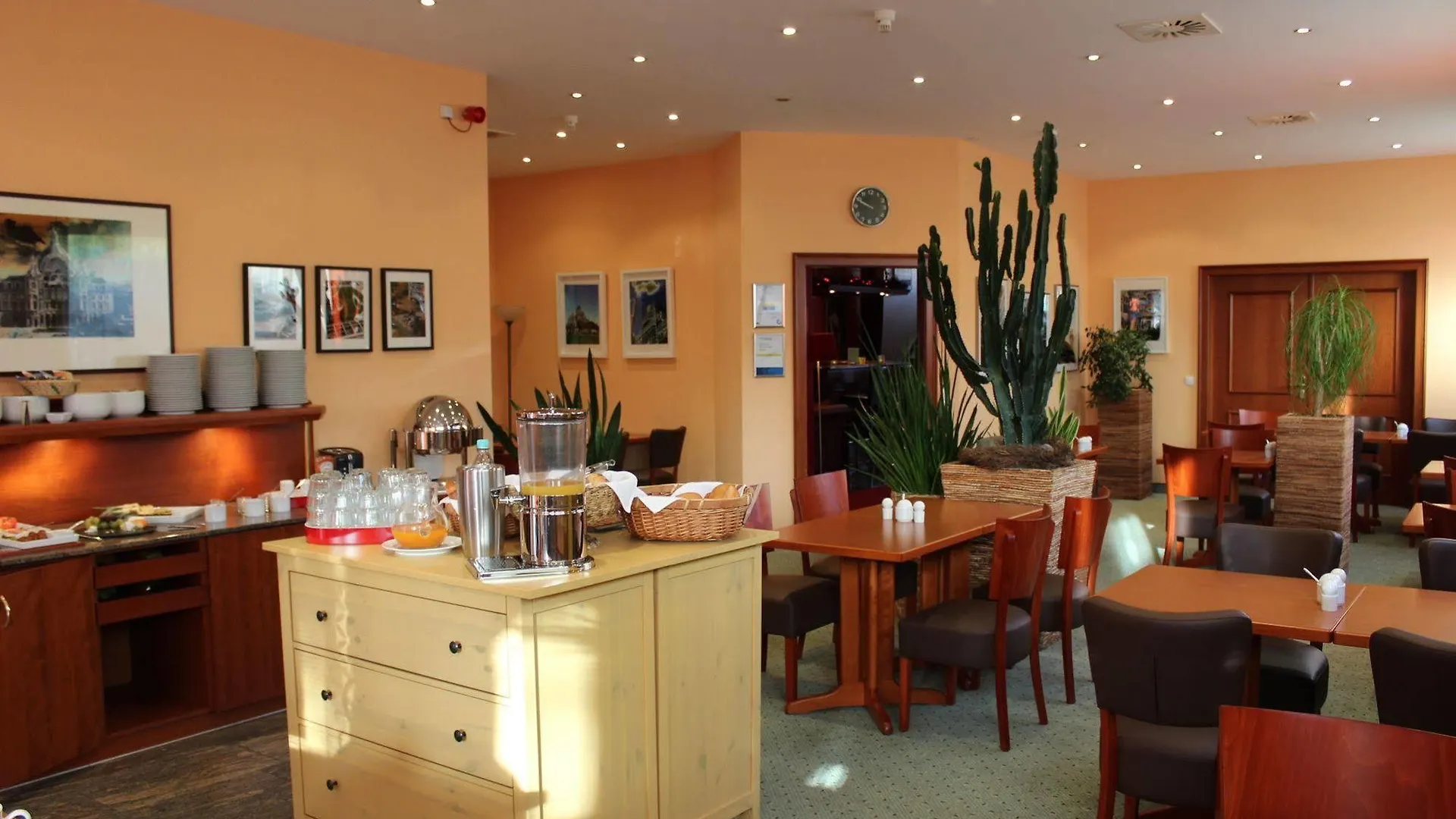 Hotel Servatius Keulen 3*,
